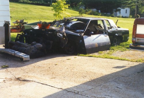 81cutlass9.jpg (47069 bytes)